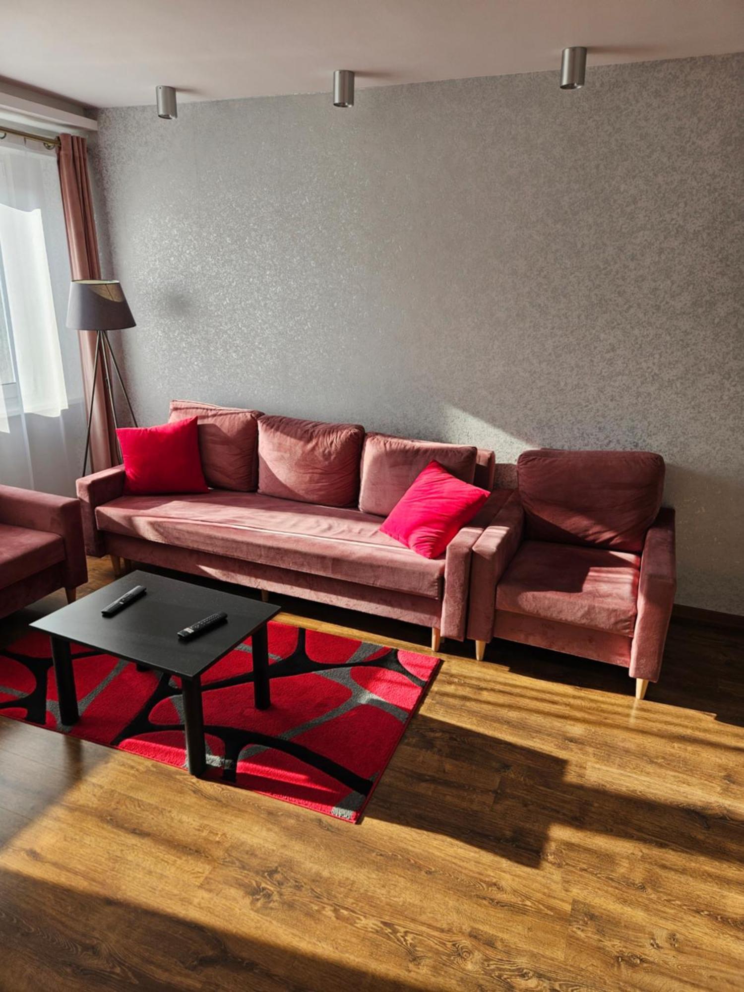Apartament Red Opolznevoye Bagian luar foto